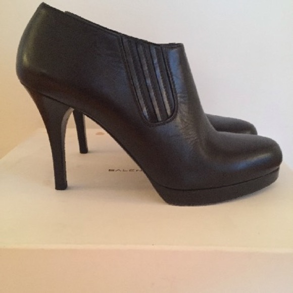 Balenciaga - Round-toe booties US 8 | IT 38 - Picture 3 of 6